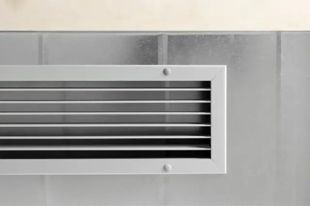 Should Wall Vents Point Up or Down for Heat?